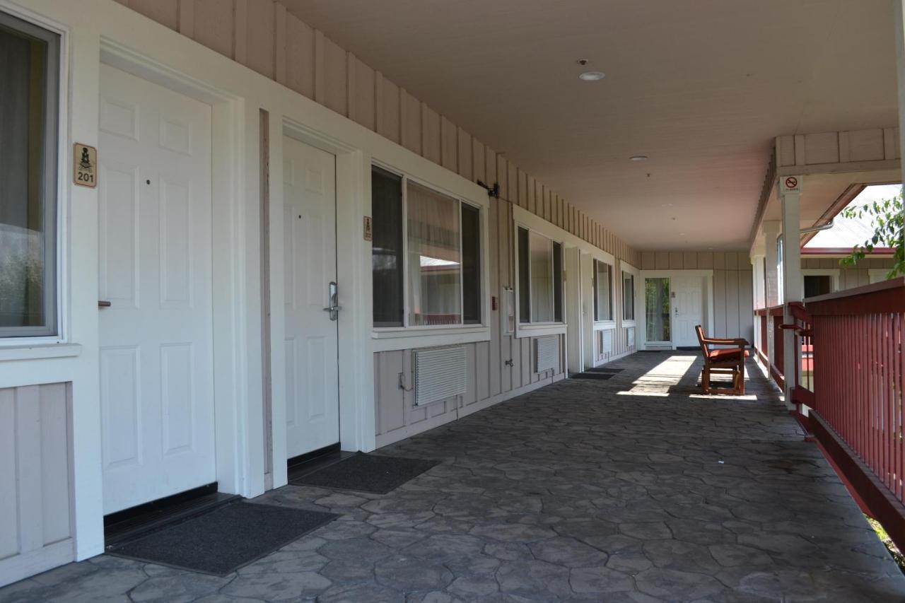 Sebastopol Inn Exterior photo